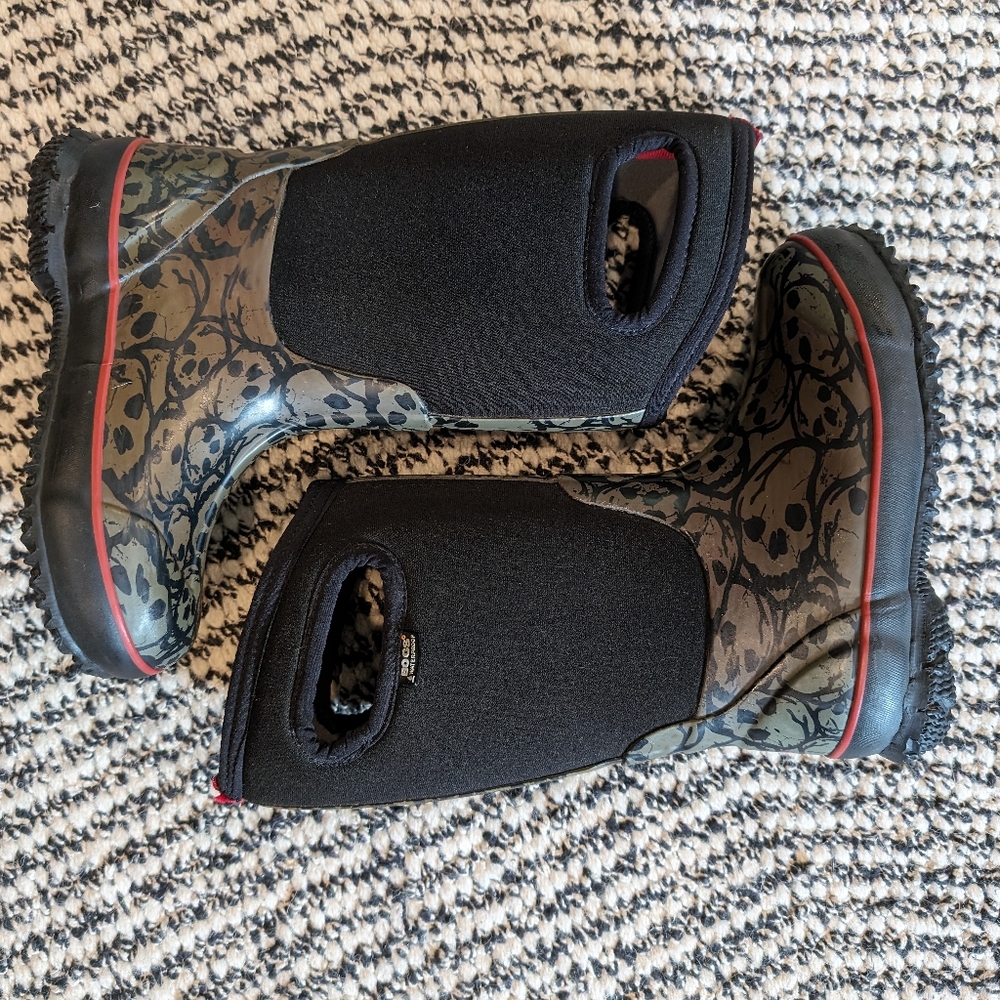BOGS Skull Classic Waterproof Boots Youth Size 12 Boys